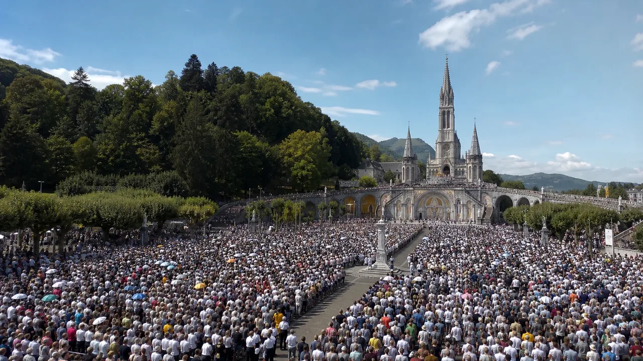 Un grand rassemblement de pèlerins à Lourdes